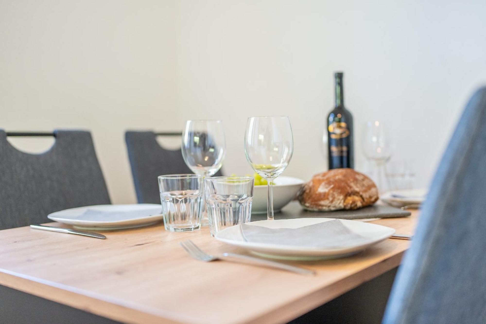 M&o Apartment, Zentral In Innenstadt-& Bahnhofsnaehe - Parkgarage