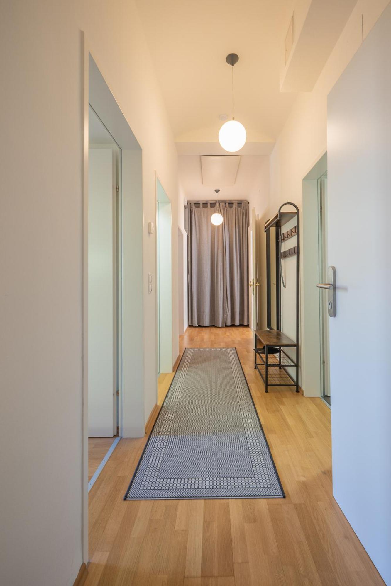 M&o Apartment, Zentral In Innenstadt-& Bahnhofsnaehe - Parkgarage * Graz