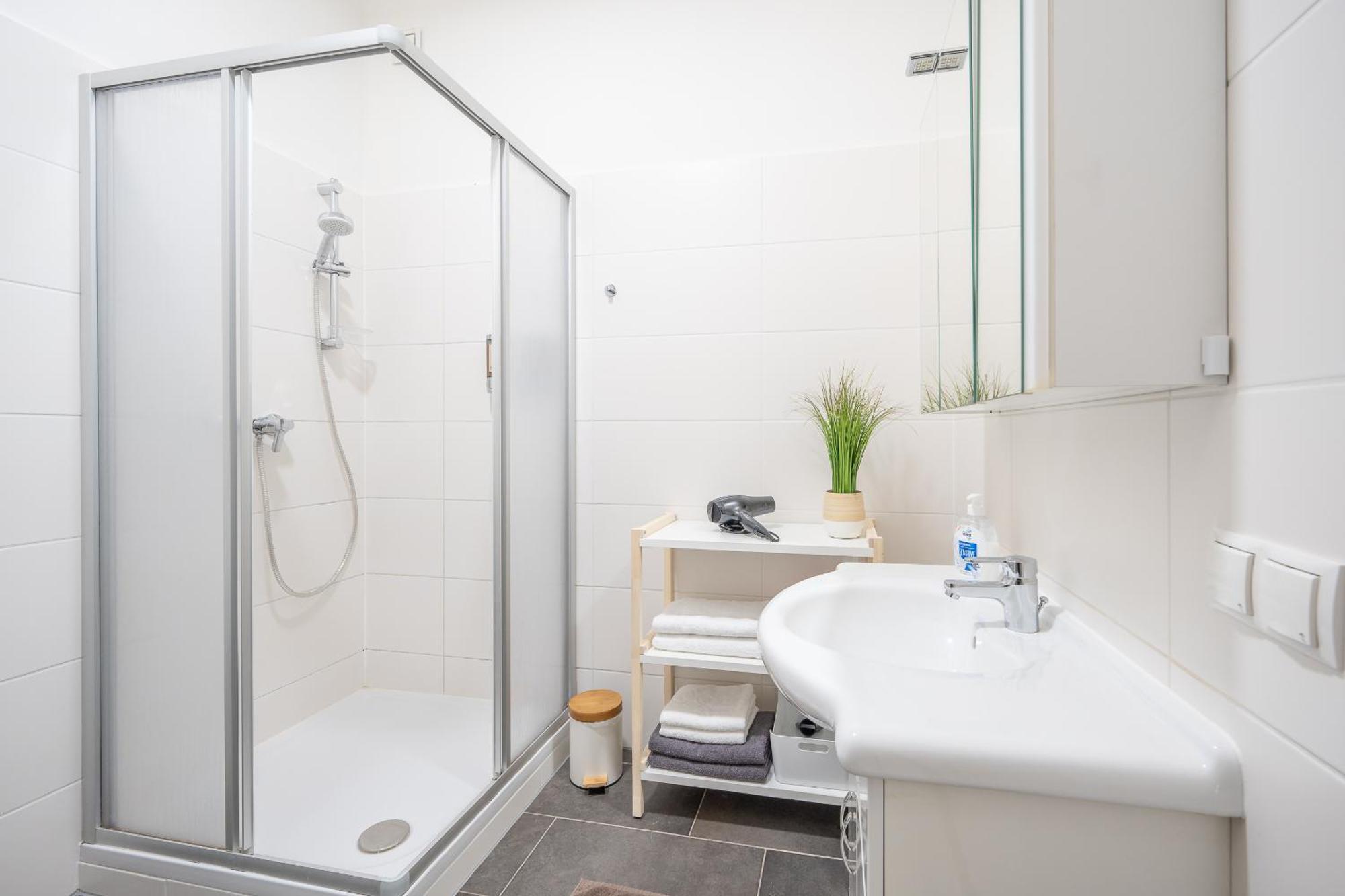 M&o Apartment, Zentral In Innenstadt-& Bahnhofsnaehe - Parkgarage Apartment